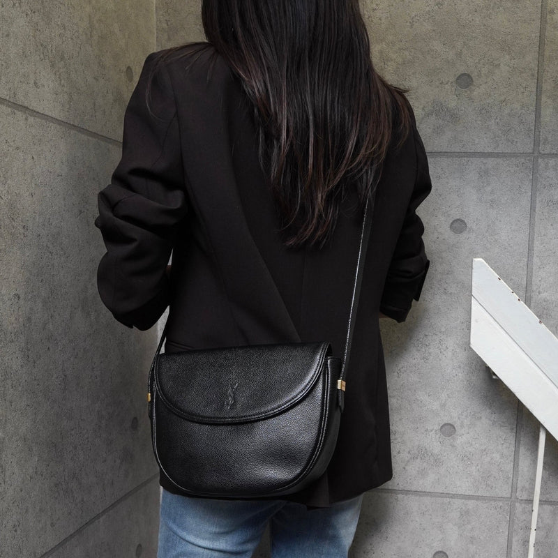 イヴサンローラン YSLロゴ レザー ショルダーバッグ ブラック - NEWSED