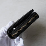 イヴ・サンローラン 二つ折り財布 カサンドラロゴ YSLロゴ Vステッチ ブラック - NEWSED