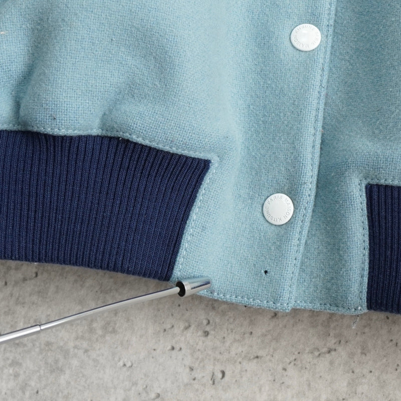 メゾン キツネ フェルトロゴ デニム切り替え ウール ブルゾン スタジャン ブルー